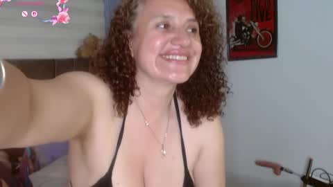 nadia_84 online show from 05/22/26, 02:01