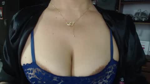 Snapshot of nadia_abaud chatting on 02/16/25, 04:20 Nadia online show from 02/16/25, 04:20