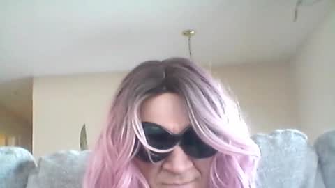 nadia_crivello online show from 12/15/25, 08:02