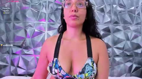Snapshot of nadiajalil chatting on 06/12/26, 10:30 nadiajalil online show from 06/12/26, 10:30