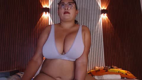 Nadia online show from 03/06/26, 09:28