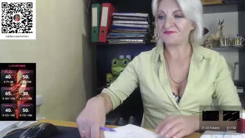 Nadin online show from 10/10/25, 07:35
