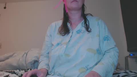Nadine online show from 12/22/24, 07:10