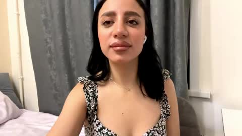 Leya online show from 06/04/26, 04:13