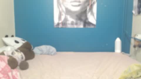 nadinnnea online show from 09/23/25, 05:27