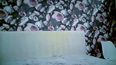 Nadjia online show from 12/17/25, 12:05