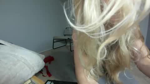 Snapshot of nadyasoft chatting on 11/22/25, 11:31 Nadyasoft online show from 11/22/25, 11:31