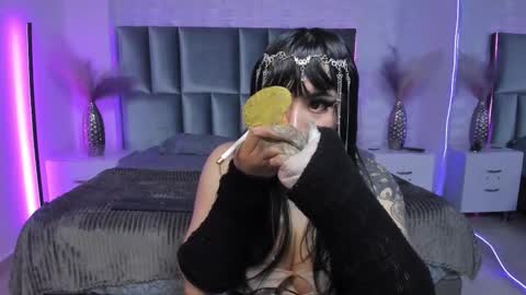 Snapshot of naeniademon_ chatting on 01/14/26, 03:56 Naenia online show from 01/14/26, 03:56