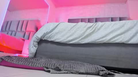 Snapshot of naeniademon_ chatting on 02/20/26, 06:26 Naenia online show from 02/20/26, 06:26