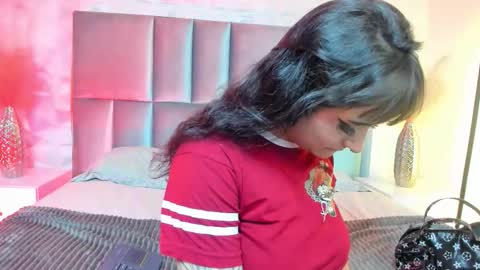 Snapshot of naeniademon_ chatting on 02/24/26, 03:48 Naenia online show from 02/24/26, 03:48