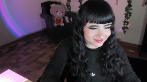 naeniademont online show from 05/28/26, 01:52