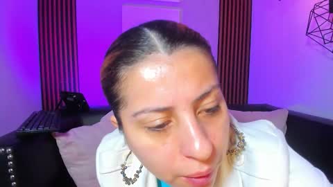 Nahia online show from 01/13/26, 01:05