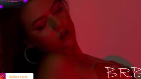 NAHIARA EVANS online show from 10/15/25, 06:35