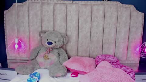 Snapshot of nahiarareina chatting on 12/16/24, 02:16 NahiaraReina online show from 12/16/24, 02:16