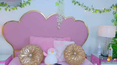 Snapshot of nahiarareina chatting on 10/27/25, 12:53 NahiaraReina online show from 10/27/25, 12:53