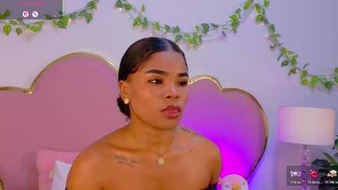 NahiaraReina  online show from 12/20/25, 02:24