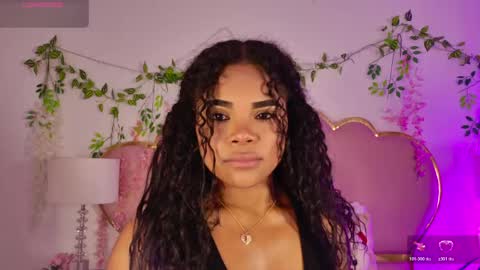 NahiaraReina  online show from 05/07/26, 01:49