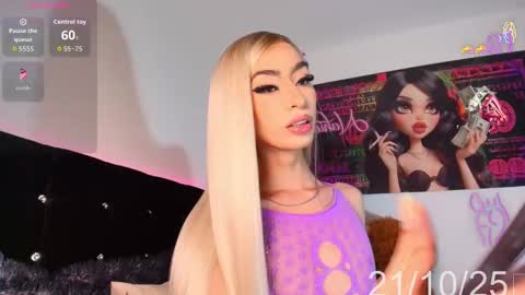 NahiaVictoria  online show from 10/21/25, 12:39