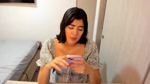 independent model online show from 03/25/26, 06:58