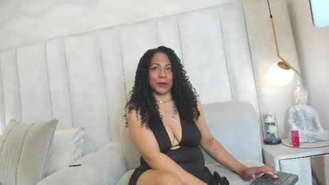 Nahomi Dominique online show from 06/24/26, 01:10