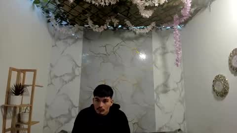 nahomi_hot2002 online show from 05/12/26, 12:13