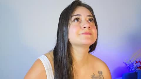 Nahomi  online show from 04/07/26, 10:48