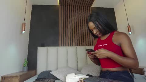  VICTORIA  online show from 03/02/25, 12:01