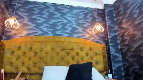 Nahomi online show from 12/19/25, 05:47