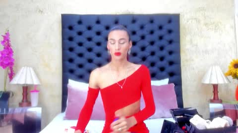 Nahomi  online show from 02/12/26, 12:11