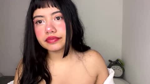 nahomy online show from 04/11/26, 01:15