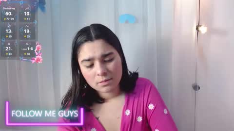 Snapshot of nahomy_larsen chatting on 12/17/24, 02:00 Nahomy online show from 12/17/24, 02:00