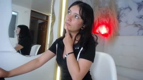 nahomy_paris online show from 07/24/26, 12:58