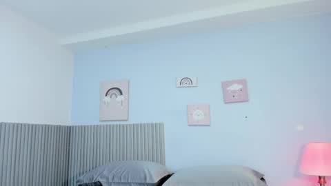 nahomy_park online show from 06/03/26, 11:46