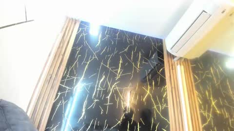 nahomy_smith23_aws online show from 10/06/25, 09:45