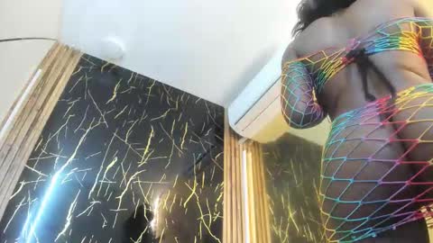 nahomy_smith23_aws online show from 10/07/25, 10:18