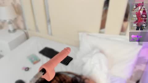 Nahomy Roberts online show from 12/03/25, 12:36