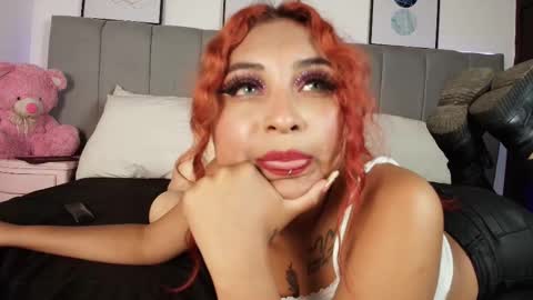 Naia online show from 11/26/25, 08:10