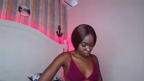 Snapshot of naiagils chatting on 03/05/25, 06:56 Naia online show from 03/05/25, 06:56