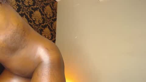 Snapshot of naiagils chatting on 09/25/25, 06:11 Naia online show from 09/25/25, 06:11