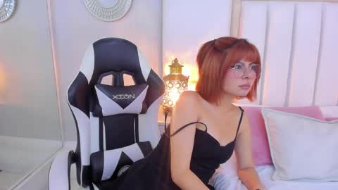 Snapshot of naiamendoza chatting on 04/11/26, 03:11 Naia online show from 04/11/26, 03:11