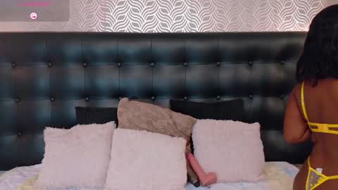 naiaramasson_ online show from 01/19/26, 12:09