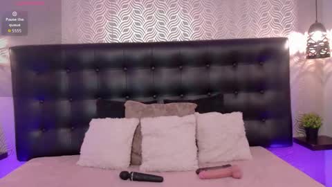 naiaramasson_ online show from 04/06/26, 12:06