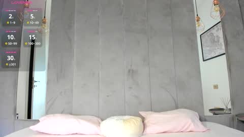 Snapshot of naila18 chatting on 09/11/25, 06:02 Naila online show from 09/11/25, 06:02