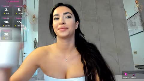 Snapshot of naila18 chatting on 09/14/25, 06:56 Naila online show from 09/14/25, 06:56