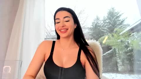 Naila online show from 02/11/26, 06:40