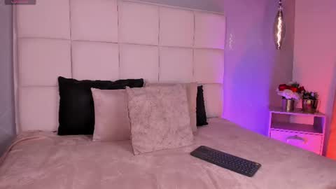 naina deivis33 online show from 06/17/26, 03:42