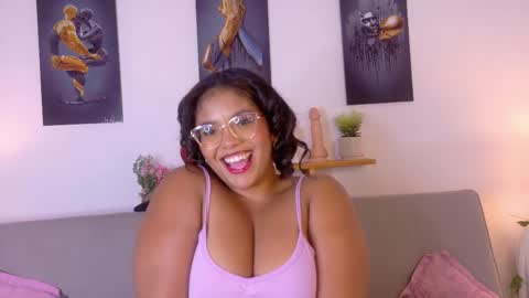 nairagold_ online show from 04/23/26, 12:56