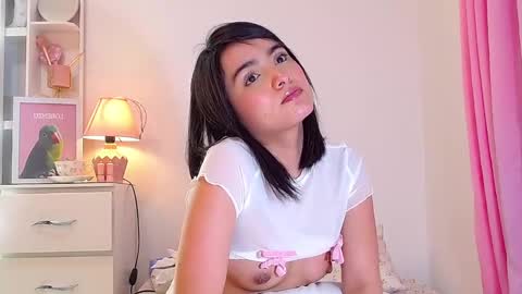 Snapshot of naissha chatting on 01/04/25, 04:00 Naissha online show from 01/04/25, 04:00