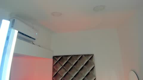 INSTAGRAM  m2221     online show from 12/02/24, 09:56