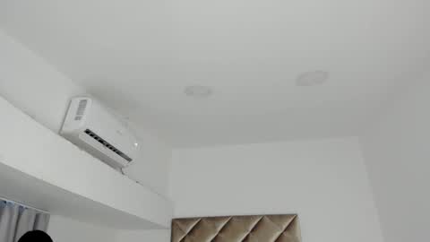 INSTAGRAM  m2221     online show from 12/03/24, 11:44